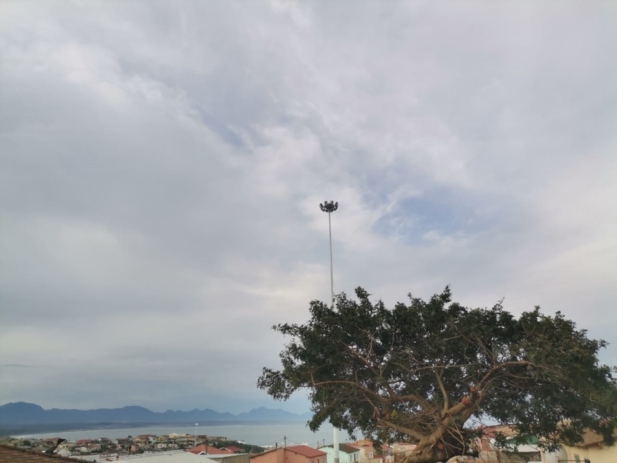 7 Bedroom Property for Sale in Kwanonqaba Western Cape